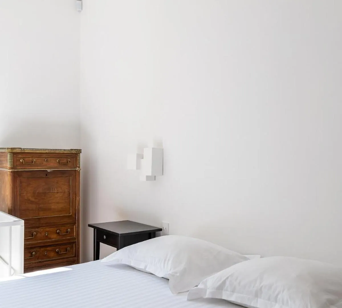 Veeve - Ethereal Light Paris Daire